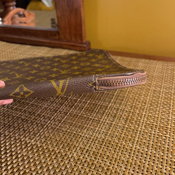 Authentic LV Vintage document Holder - Picture 3 of 16